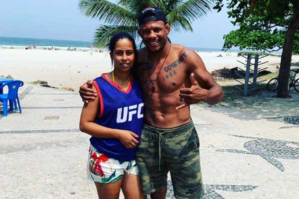 Alex Oliveira Wife Mariana Cassiano