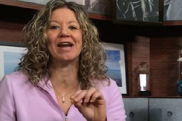 Amy Lawrence Biography