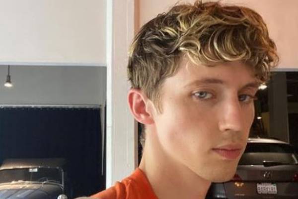 Troye Sivan Biography - Singer-Songwriter And Actor