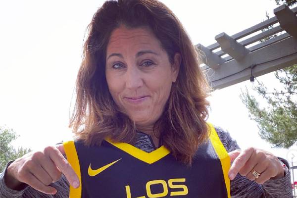 Julie Foudy Biography Net Worth Husband Children Biographyset